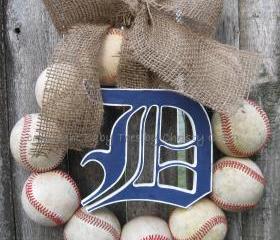  Burlap Detroit Tigers Baseball Love Wreath with wooden Old English Style D